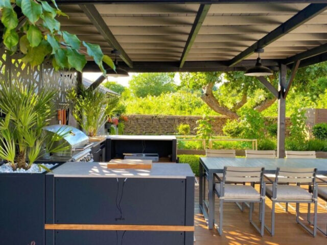 How to Design an Outdoor Kitchen That’s Both Stylish and Functional